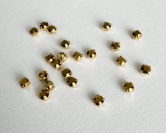 Страз в цапе Preciosa, ss12 (3.2-3.4 мм), Monte Carlo в золоте