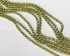 Стразовая цепь Preciosa, ss6,5 (1.5-1,8 мм), цвет Peridot в латуни, 10 см