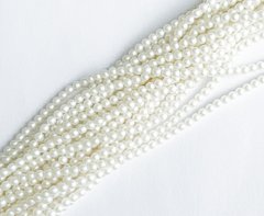 Опт, скляні перлини Preciosa, (70502) білі матові 4 мм, нитка 120 штук