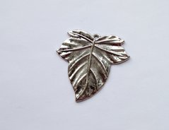 Подвеска лист, 49*47 мм, цвет античное серебро