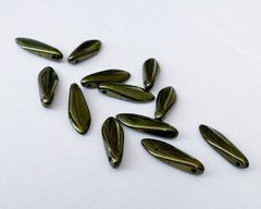 Язычок (Dagger), Чехия, прессованное стекло, 16*5 мм, одно отверстие, зеленый золотой глянец (23980/14495), штука