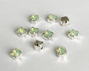 Страз у цапі Preciosa, ss29 (6.2-6.4 мм), Chrysolite Opal в сріблі