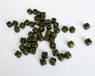 Кубики, Чехия, прессованное стекло, 4 мм, оливковый металлик (23980-14495), 25 шт