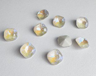Aurora, квадрат (Fancy Stone) A4470, колір - Sand Opal Lacquer Delite, 8 мм