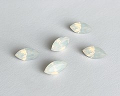 Маркиз (Navette) Австрия 4228, цвет - White Opal, 10*5 мм
