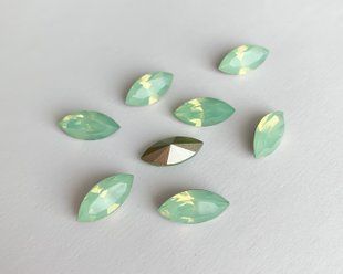 Маркіз (Navette) Swarovski 4228, Chrysolite Opal, 15*7 мм