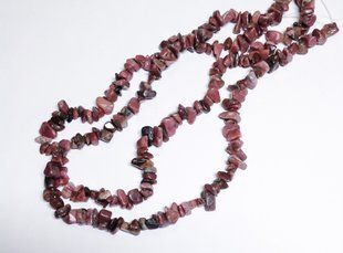 Бусины родонита, мелкие сколы, примерно 5-10 мм, 6 г (примерно 20 шт)