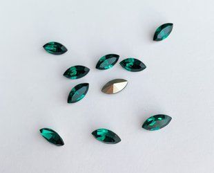 Маркіз (Navette) Swarovski 4228, колір Emerald, 10*5 мм
