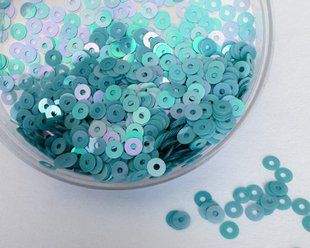 Пайетки Италия, цвет - светлый голубой радужный (164), плоские 3 мм, 2.5 г