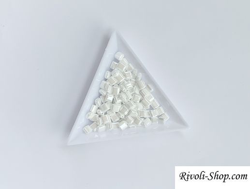 Бісер Karo, Preciosa, 5*5 мм, білий перлиновий (46102), приблизно 10 г
